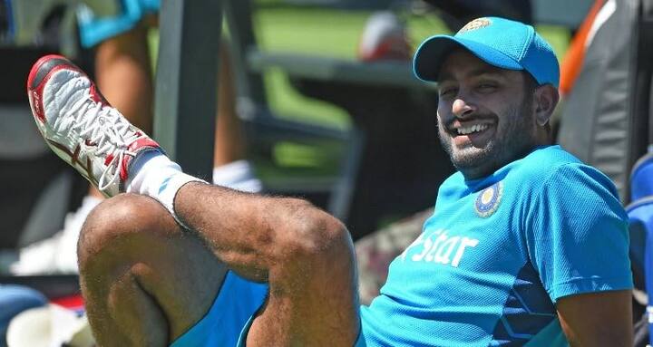 પ્રથમ વન ડેમાં રાયડૂએ 2 ઓવરમાં 13 રન આપ્યા હતા. રાયડૂ સામે શંકાસ્પદ બોલિંગ એક્શનની ફરિયાદથી ટીમ ઈન્ડિયાની મુશ્કેલી વધી શકે છે. સીરિઝ પહેલા હાર્દિક પંડ્યાને સસ્પેન્ડ કરવામાં આવી ચુક્યો છે. આ સ્થિતિમાં કોઇ પાર્ટ ટાઇમ બોલરનું ટીમમાં ન હોવું આગામી સમયમાં ભારતની મુશ્કેલી વધારી શકે છે.