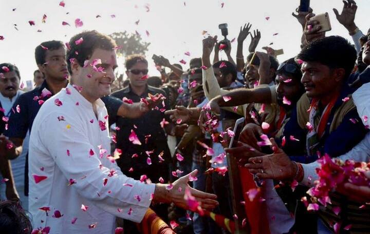 ઉત્તર પ્રદેશને લઇને રણનીતિ અંગેના સવાલ પર રાહુલ ગાંધીએ કહ્યું કે અમે પીછે હઠ નહીં કરીએ, કોંગ્રેસ પાર્ટી સંપૂર્ણ શક્તિ સાથે દરેક સીટ પર ચૂંટણી લડશે. મારું માનવું છે કે તેઓએ કોંગ્રેસ પાર્ટીને અંડરએસ્ટીમેટ કરી છે. કોંગ્રેસ પાર્ટીની શક્તિથી તેઓ હજુ અજાણ છે.