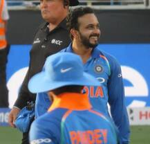 કેદાર જાધવે શેર કરી ચા પીતી તસવીર, ફેન્સે કહ્યું- હાર્દિક-રાહુલના ઘા પર મીઠું ભભરાવ્યું