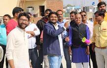 હાર્દિક પટેલ અને જિગ્નેશ મેવાણીએ સાથે ઉડાવ્યો પતંગ, કહ્યું, - આગામી ચૂંટણીમાં ભાજપનો પતંગ કાપીશું