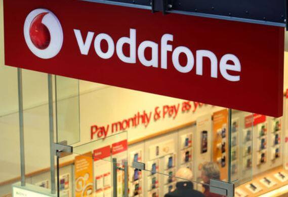 નવા પ્લાનમાં ગ્રાહકોને Vodafone Play એપનું એક્સેસ પણ મળશે. Vodafone Playના માધ્યમથી ગ્રાહકો મૂવી, લાઈવ ટીવીની સાથે અન્ય ઘણી બધી સેવાઓનો લાભ મેળવી શકે છે. ગ્રાહકોએ પહેલા પ્લે સ્ટોરથી વોડફોન પ્લે એપ ડાઉનલોડ અને ઈન્સ્ટોલ કરવી પડશે. વોડાફોને પોતાના ગ્રાહકોને 458 રૂપિયાનો પણ એક પ્લાન ઓફર કરી રહ્યું છે. 84 દિવસની વેલિડિટીના આ પ્લાનમાં ગ્રાહકોને 1.4 GB ડેટા પ્રતિદિવસ મળી રહ્યો છે.