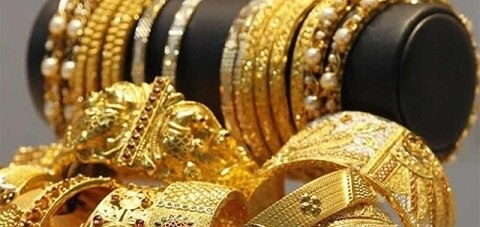 Gold Silver Price Today MCX Mumbai Pune no change in gold silver rate Gold Silver Price Today : सोन्या-चांदीच्या किंमती 'जैसे थे', जाणून घ्या आजचा भाव 