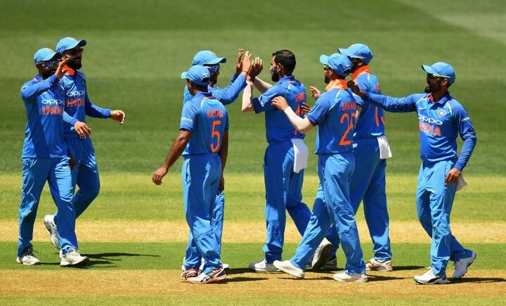 એડિલેડઃ ભારત-ઓસ્ટ્રેલિયા વચ્ચે રમાયેલી ત્રણ મેચની શ્રેણી પૈકીની બીજી મેચમાં ભારતનો 6 વિકેટથી વિજય થયો હતો. આ સાથે જ સીરિઝ 1-1થી બરાબર થઈ ગઈ છે. ઓસ્ટ્રેલિયાએ મેચ જીતવા આપેલા 299 રનનો ટાર્ગેટ ભારતે 49.2 ઓવરમાં 4 વિકેટ ગુમાવી હાંસલ કરી લીધો હતો. 