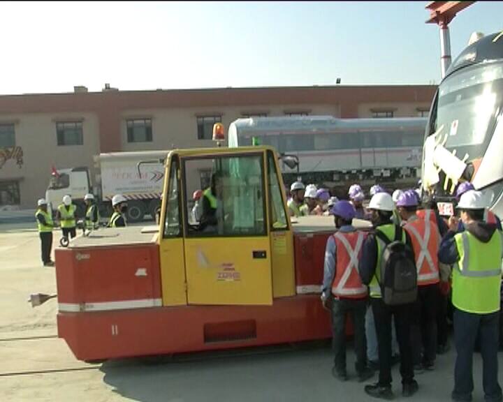 તેમણે કહ્યું કે, રેલવે મંત્રાલય અને લખનઉ મેટ્રોની ટીમ દ્વારા તેની ચકાસણી કરવામાં આવશે. ટેસ્ટીંગની કામગીરી 18 ફેબ્રુઆરીએ શરૂ કરવામાં આવશે. આ સિવાય ભારત સરકારના ઉડ્ડયન મંત્રાલય ઓફ સેફ્ટી દ્વારા પણ તેની ચકાસણી કરવામાં આવશે. ત્યારબાદ માર્ચ મહિનામાં મેટ્રોની શરૂઆત થઈ જશે.