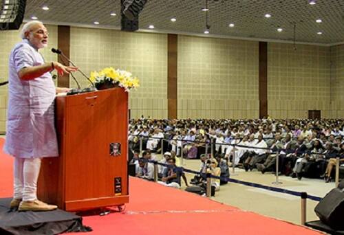 આ ઉપરાંત કેડિલા ફાર્માસ્યુટિકલ્સના ચેરમેન અને મેનેજિંગ ડિરેક્ટર રાજીવ મોદી, આઇટીસી લિ.ના મેનેજિંગ ડિરેક્ટર સંજીવ પુરી, ભારતી એન્ટરપ્રાઇઝિસના વાઇસ-ચેરમેન અને સીઆઇઆઇના પ્રેસિડેન્ટ રાકેશ ભારતી મિત્તલ, હિન્દુસ્તાન સેનિટરીવૅર એન્ડ ઇન્ડસ્ટ્રીઝ લિ.ના સીએમડી અને ફિક્કીના પ્રેસિડેન્ટ સંદીપ સોમાની, વેલસ્પન લિ.ના ચેરમેન બી. કે. ગોયેન્કા, એચડીએફસીના ચેરમેન દીપક પારેખ, સ્ટેટ બેન્ક ઓફ ઇન્ડિયાના ચેરમેન રજનીશ કુમાર, ઓએનજીસીના ચેરમેન શશી શંકર અને આઇઓસીએલના ચેરમેન સંજીવ સિંહ વાઈબ્રન્ટ સમિટમાં હાજર રહેશે તેવું જાણવા મળ્યું છે.