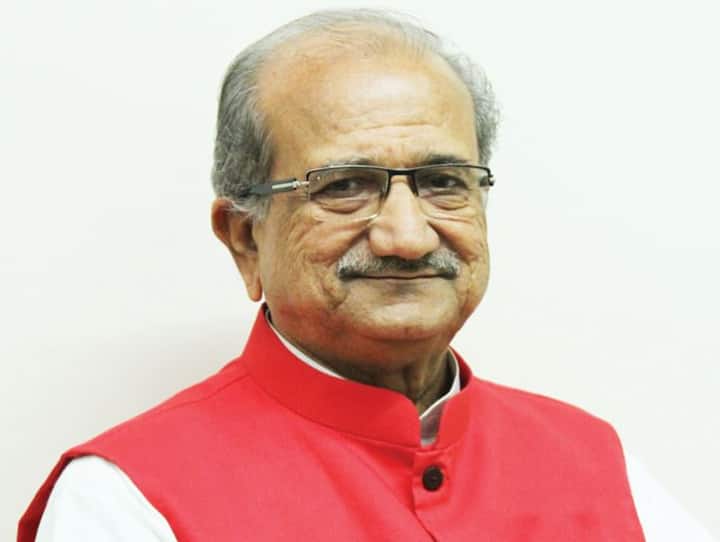 આ અંગે ગુજરાતના શિક્ષણમંત્રી ભૂપેન્દ્રસિંહ ચુડાસમાએ કહ્યું કે, સુપ્રીમ કોર્ટના નિર્દેશ પ્રમાણે 273 સ્કૂલોને એક અઠવાડિયામાં અંતિમ નોટિસ આપવાની શરૂ કરાઈ છે. 