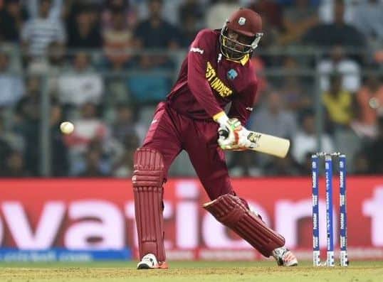 વેસ્ટ ઈન્ડિઝના આક્રમક બેટ્સમેન અને ઓપનર ક્રિસ ગેઇલ અને શ્રીલંકાના પૂર્વ ઓપનર તિલકરત્ને દિલશાને રન ચેઝ કરતી વખતે 11-11 સદી ફટકારી છે.