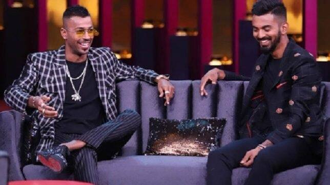 ખાર જિમખાનાના માનદ મહાસચિવ ગૌરવ કપાડિયાએ જણાવ્યું છે કે હાર્દિક પંડ્યાને ઓક્ટોબર 2018માં ત્રણ વર્ષની માનદ સભ્યપદ આપવામાં આવ્યું હતું. પરંતુ પ્રેસ ક્લબની પ્રબંધ સમિતિએ સોમવારે તેને પરત લેવનો નિર્ણય કર્યો છે.