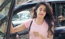 શ્રીદેવીની પુત્રી જ્હાન્વી કપૂર જીમની બહાર થઈ સ્પોટ, આવી છે સુંદર તસવીરો