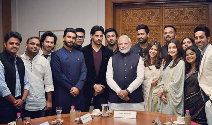 ઉલ્લેખનીય છે કે વડાપ્રધાન મોદી છેલ્લા કેટલાક દિવસોમાં બૉલિવૂડ એક્ટર્સ, પ્રોડ્યૂસર્સ અને પ્રતિનિધિમંડળ સાથે મળી ચુક્યા છે. હાલમાં જ યંગ બૉલિવૂડ સ્ટાર્સ સાથે દિલ્હીમાં મુલાકાત કરી હતી. 