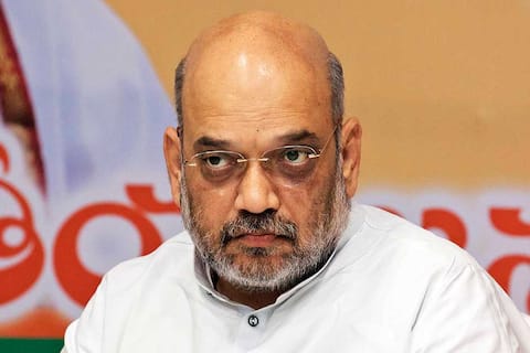 BJPના રાષ્ટ્રીય અધ્યક્ષ અમિત શાહને સ્વાઇન ફ્લૂ, સારવાર માટે એઇમ્સમાં દાખલ કરાયા BJPના રાષ્ટ્રીય અધ્યક્ષ અમિત શાહને સ્વાઇન ફ્લૂ, સારવાર માટે એઇમ્સમાં દાખલ કરાયા