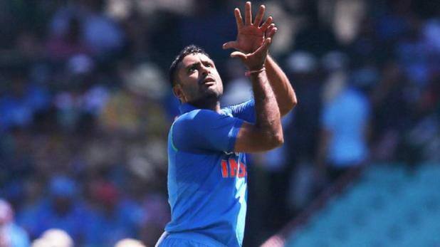 રવિવારે આંતરરાષ્ટ્રીય ક્રિકેટ કાઉન્સીલે (ICC) ટ્વીટ કરીને અંબાતી રાયડુની સંદિગ્ધ બૉલિંગ એક્શન અંગે ફરિયાદ કરી હતી. 