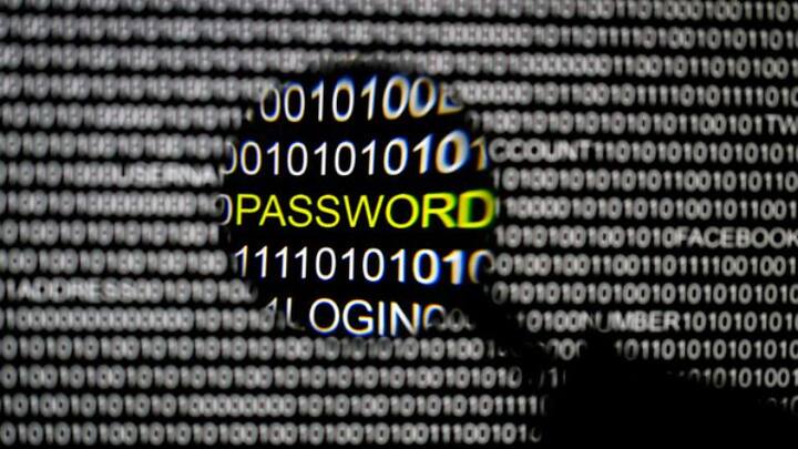 તમે www.haveibeenpwned.com પર જઈને તમારા ઈમેલઆઈડીને ડાયલોગ બોક્સમાં લખશો એટલે તમને જવાબ મળશે. આ જવાબમાં જો તમને ગુડ ન્યૂઝ લખેલું મળે તો સમજવું કે તમારો ઈમેલ આઈડી હેક થયો નથી. જો ત્યાં તમને 'Oh no-Pwned' લખેલું જોવા મળે તો તેનો અર્થ એવો થશે કે તમારો ઈમેલ આઈડી હેક થયો છે. આવી સ્થિતિમાં તમારે તમારો પાસવર્ડ તાત્કાલિક બદલી દેવાનો રહેશે.