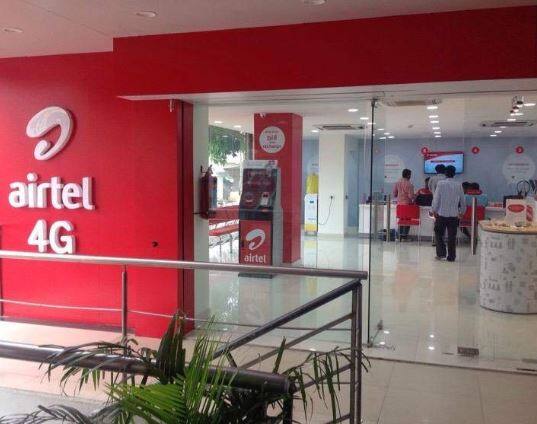  નવી દિલ્હી: એરટેલ પોતાના ગ્રાહકોને આકર્ષવા માટે 199 રૂપિયાના પ્રીપેડ પ્લાનમાં સુધારો કર્યો છે. આ પ્લાનમાં યૂઝર્સને દરરોજ 1.4 GB ડેટા મળતો હતો જેને વધારીને હવે 1.5GB ડેટા કરી દેવામાં આવ્યો છે. એટલેકે મહિનામાં તમને 2.8GBનો એડિશનલ ડેટા એજ કિંમતમાં મળશે.