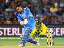 ઓસ્ટ્રેલિયામાં ધોનીનું શાનદાર પ્રદર્શન, 8 વર્ષ બાદ ફરી બન્યો \'મેન ઑફ ધ સીરીઝ\'