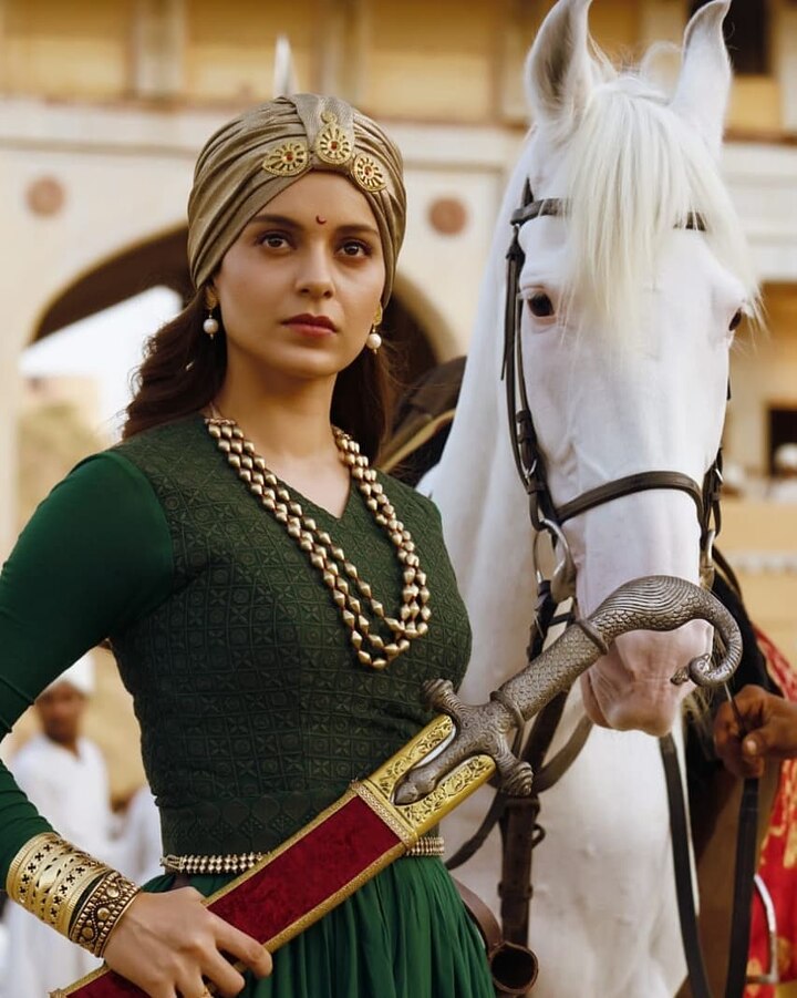 નવી દિલ્હીઃ કંગના રનૌતની ઝાંસીની રાની લક્ષ્મી બાઈના જીવન પર આધારિત ફિલ્મ ‘મણિકર્ણિકા’ પર કરણી સેનાએ દીપિકા રમવીરની પદ્માવત ફિલ્મની જેમ જ સવાલ ઉઠાવ્યા છે. તેના પર કંગના રનૌતે જડબાતોડ જવાબ આપ્યો છે.