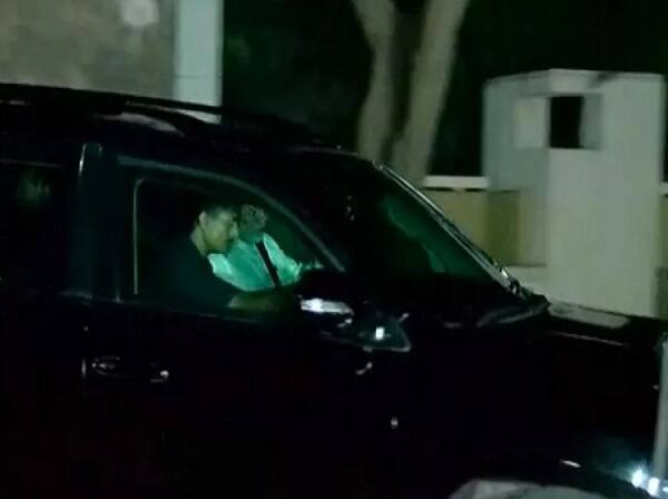 વૃંદાવન બંગલોની આસપાસ અને રોડ પર પોલીસનો ચાંપતો બંદોબસ્ત ગોઠવી દેવાયો છે. નરેન્દ્ર મોદીના ભાઈ રહે છે ત્યાં વૃંદાવન બંગલોની આસપાસ સફાઈ પણ કરવામાં આવી હતી. 