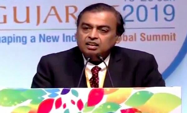 જીઓ અને રિલાયન્સ રિટેલ મળીને ઈ-કોમર્સનું નવું પ્લેટફોર્મ ઉભું કરશે. જેનો લાભ ગુજરાતના 12 લાખ નાના વેપારીઓ અને દુકાદારોને મળશે. ડિજીટલ ટેક્નોલોજીની ક્ષમતાઓનો ઉપયોગ કરીને આવનારા દિવસોમાં રિલાયન્સ ફાઉન્ડેશન સફળતાની ગાથાઓમાં સતત વધારો કરશે. 