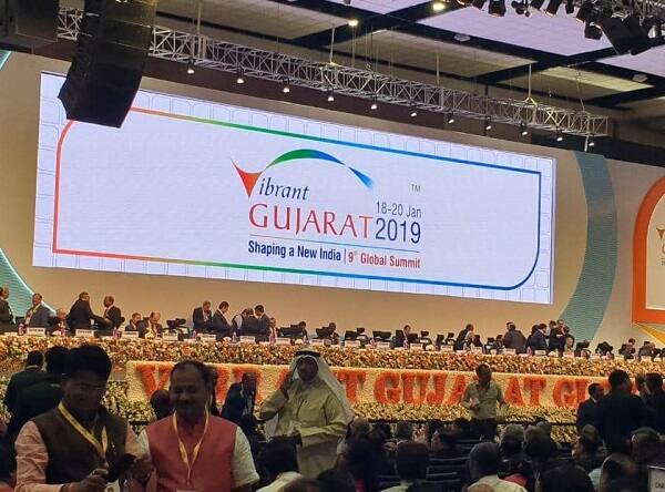 પંડિત દિનદયાલ પેટ્રોલિયમ યુનિવર્સિટી (પીડીપીયુ)માં હાલ 5 હજાર વિદ્યાર્થીઓ અભ્યાસ કરી રહ્યા છે. આ યુનિવર્સિટીના વધુ વિકાસ માટે રિલાયન્સ 150 કરોડ રૂપિયાનું રોકાણ કરશે.