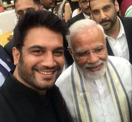 આ ઇવેન્ટમાં પીએમ મોદીએ કહ્યું કે, ફિલ્મ દર્શકોને તેનો અહેસાસ અપાવ્યા વગર જ તેમની વિચારવાની પ્રક્રિયા બદલી નાખે છે. તેથી જ ફિલ્મો અને સમાજ એક બીજાના પ્રતિબિંબ હોય છે.