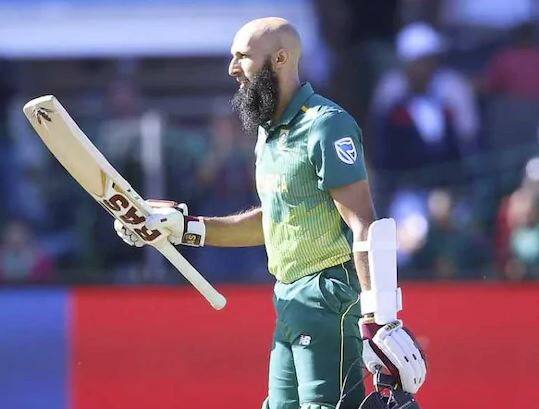 આ ઉપરાંત અમલા વન ડે ક્રિકેટમાં 27 સદી ફટકારનારો વિશ્વનો માત્ર પાંચમો ખેલાડી બની ગયો છે. આ યાદીમાં 49 સદી સાથે સચિન પ્રથમ, 39 સદી સાથે કોહલી બીજા, 30 સદી સાથે પોન્ટિંગ ત્રીજા અને 28 સદી સાથે જયસૂર્યા ચોથા નંબર પર છે.