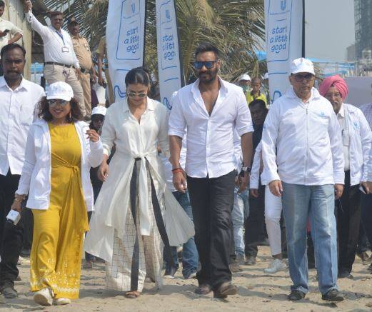 કાજોલે પત્રકારો સાથેની વાતચીતમાં કહ્યું, મુંબઈના રસ્તાઓ, દરિયાકિનારાઓ પર પ્લાસ્ટિકનો કચરો પડેલો જોઈને મને દુઃખ થાય છે. આપણે એવું કામ કરીએ કે આપણી આવતીકાલ સુધરી જાય. એવો ડર દર્શાવાયો છે કે 2050ની સાલ સુધીમાં દુનિયામાં દરિયાઓમાં માછલીઓ કરતાં પ્લાસ્ટિકનો કચરો વધી જશે. તેથી એવું ન થાય એ માટે આપણે કંઈક કરવું જોઈએ. 