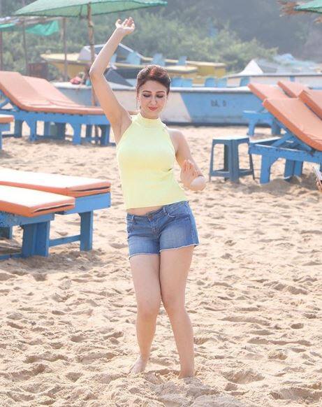 સૌમ્યાએ તેના ઇન્સ્ટાગ્રામ પર અનેક ફોટો શેર કર્યા હતા. જેમાં તે બેબી બંપ બતાવતી નજરે પડતી હતી. સૌમ્યાએ 2016માં બોયફ્રેન્ડ સૌરભ દેવેન્દ્ર સિંહ સાથે લગ્ન કર્યા હતા. લગ્ન પહેલા તેઓ અનેક વર્ષો સુધી રિલેશનશિપમાં રહ્યા હતા.