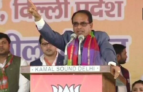 શિવરાજ સિંહે કહ્યું હતું કે, કોઈ કહે છે ‘અબકી બાર રાહુલની સરકાર’, તો કોઈ ‘અબકી બાર મમતા સરકાર’નાં નારા લગાવી રહ્યું છે. આ ઉપરાંત કોઈ આંધ્રમાંથી કહે છે કે ‘અબકી બાર બાબુ સરકાર’. આ તમામ મોદીથી પરેશાન છે.