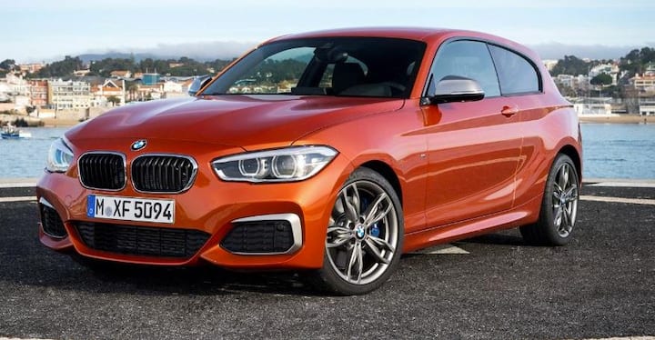 નવી દિલ્હીઃ BMWએ નવી X4 એસયુવી ભારતમાં લોન્ચ કરી છે. જેની કિંમત 60.60 લાખ રૂપિયાથી લઈ65.90 લાખ રૂપિયા (એક્સ શો રૂમ) છે. બીએમડબલ્યુની આ નવી એસયુવી પેટ્રોલ અને ડીઝલ બંને એન્જિન ઓપ્શનમાં મળશે. ડીઝલ એન્જિન BMW X4 xDrive20d M Sport X અને BMW X4 xDrive30d M Sport X એમ બે વેરિયન્ટમાં મળશે. જ્યારે પેટ્રોલ એન્જિન BMW X4 xDrive30i M Sport X વેરિયન્ટમાં મળશે.
