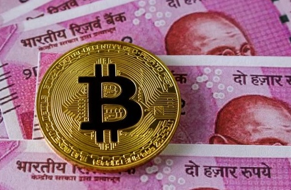 Bitcoin Crash Bitcoin drops below 30 000 dollar for first time since January Bitcoin : चीनचा दे धक्का! बिटकॉईनने पाच महिन्यातील निचांकी पातळी गाठली, किंमत 22 लाखांवर घसरली