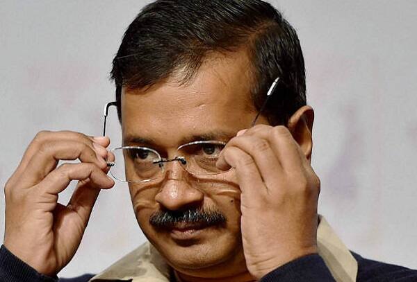 કોલ કરનારે ધમકી આપતા કહ્યું હતું કે, તે વિકાસપુરીમાં વિકાસ ટેન્ટ હાઉસમાં કામ કરે છે. આ અંગે પોલીસે ફરિયાદ નોંધી છે. જોકે પોલીસ હજી તપાસ કરી રહી છે કે, ફોન વિકાસપુરમાંથી જ આવ્યો છે કે અન્ય કોઈ વિસ્તારમાંથી. પોલીસ તે વ્યક્તિને પણ શોધવાનો પ્રયત્ન કરી રહી છે જેણે ફોન કર્યો હતો.