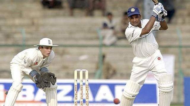 જેકબ માર્ટિનની મદદે વડોદરાનો ક્રિકેટર કૃણાલ પંડ્યા આવ્યો છે, રિપોર્ટ્સ અનુસાર કૃણાલ પંડ્યા જેકબ માર્ટિનના દવાખાનના ખર્ચ માટે કોરો ચેક આપીને મદદ કરી છે. જેકબ માર્ટિનને ગત 28 ડિસેમ્બરે ગંભીર અકસ્માત નડ્યો હતો જેના કારણે તેમના લીવર અને ફેફસામાં મોટા પ્રમાણમાં ઇજા થઇ હતી. રિપોર્ટ પ્રમાણે એક દિવસનો દવાખાનનો ખર્ચ 70 હજારથી પણ વધુ છે જેને લઇને જેકબ માર્ટિનની પત્ની ખ્યાતિએ બીસીસીઆઇ, બીસીએ અને ક્રિકેટ જગત પાસે મદદ માંગી હતી. 