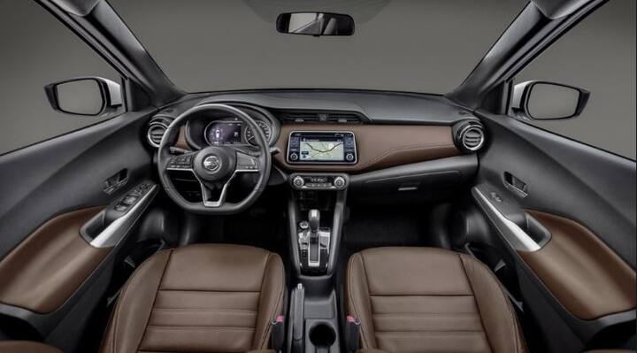 એસયુવીના ટોપ વેરિયરન્ટ XV Pre-Optionમાં 360 ડિગ્રી કેમેરો, એન્ડ્રોઇડ ઓટો તથા એપલ કારપ્લેની સાથે 8 ઈંચની ટચસ્ક્રીન ઈન્ફોટેનમેન્ટ સિસ્ટમ, ટેલીમેટિક્સ સ્માર્ટવોચ, સ્ટીયરિંગ માઉન્ડેટ કન્ટ્રોલ્સ, રૂફ માટે ઓપ્શનલ કોન્ટ્રાસ્ટ ફિનિશ, એલઈડી હેડલેમ્પ્સ, લેધર ફિનિશ અપહોલ્સ્ટ્રી, ક્રૂઝ કંટ્રોલ, પુશ બટન સ્ટાર્ટ, ઓટોમેટિક હેડલેમ્પ્સ અને વાઇપર્સ જેવા ફીચર્સ સામેલ છે. આ ઉપરાંત ડ્યૂલ ફ્રન્ટ એરબેગ્સ, હિલ સ્ટાર્ટ અસિસ્ટ, રિયર ફોગ લેમ્પ્સ જેવા સેફ્ટી ફીચર્સ પણ આપવામાં આવ્યા છે.