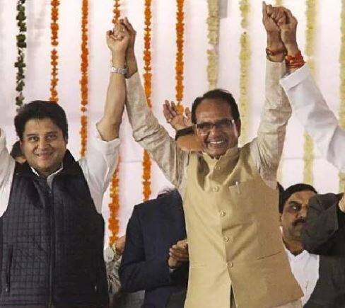 શિવરાજ સિંહ ચૌહાણે જણાવ્યું હતું કે, આ શિષ્ટાચાર મુલાકત હતી. આ બેઠકમાં કોઈ ફરિયાદ કે ઈર્ષાની ભાવના નહોતી. પરંતુ બંને દિગ્ગજ નેતાઓની આ મુલાકાતે રાજ્યમાં રાજકીય ગરમાવો લાવી દીધો છે.