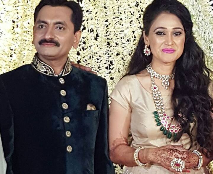 દિશાએ શો છોડવા માટે અંગત કારણ જણાવ્યું છે. દીકરીના જન્મ બાદ તે ફેમિલીને વધારે સમય આપવા માંગે છે. આ કારણે હવે દિશા પ્રોફેશનલ લાઇફથી દૂર પર્સનલ લાઇફમાં માતાની જવાબદારી નિભાવવાની તૈયારીમાં છે. દિશા વાકાણી શો છેડી રહી છે તે અંગે જ્યારે સ્ટાર કાસ્ટને પૂછવામાં આવ્યું ત્યારે કંઈ જણાવવાનો ઈનકાર કર્યો હતો.