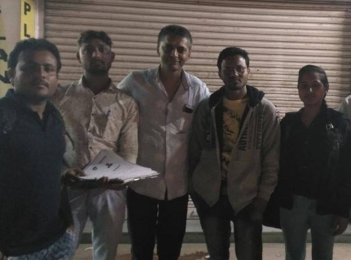 જ્યારે અન્ય એક પિટીશન ચાર પરીક્ષાર્થીઓ દ્વારા કરવામાં આવી છે. જેમણે લોક રક્ષક દળની પરીક્ષા રદ કરી નવેસરથી લેવા માંગ કરી છે. તેમનો મત છે કે 6 ડિસેમ્બરે લેવાયેલ પરીક્ષામાં બારકોડ લગાવવામાં આવ્યા ન હતા. જેથી પરીક્ષાની ગુપ્તતા જળવાઈ નથી. ઉલ્લેખનીય છે કે અગાઉ લોકરક્ષક દળની પરીક્ષાનું પેપર લીક થયું હતું. પેપર લીક થતાં 6 જાન્યુઆરીએ ફરી પરીક્ષા યોજાઇ હતી.