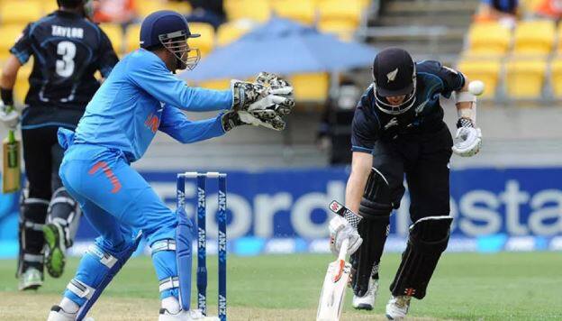 મેચનું લાઇવ બ્રૉડકાસ્ટિંગ સ્ટાર સ્પોર્ટ્સ પર જોઇ શકાશે. હિન્દી કૉમેન્ટ્રી સ્ટાર સ્પોર્ટ્સ હિન્દી પરથી પ્રસારિત થશે. મેચનું ઓનલાઇન લાઇવ સ્ટ્રીમિંગ હૉટસ્ટાર પરથી નીહાળી શકાશે.