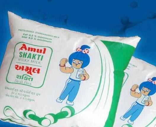 અમૂલ દ્વારા હવે કેમલ દૂધ શરૂ કરવામાં આવ્યું છે. જેથી ભૂજ જિલ્લાના અમૂક વિસ્તારોમાં ઉંટ રાખનારા લોકોને વેતન મળશે. કેમલ દૂઘ અંગે જાણકારી આપતા અમૂલના એમડી આર.એસ સોઢીએ જણાવ્યું કે, આ દૂધ પીવાથી ડાયાબીટીસના દર્દીઓ માટે નેચરક હિલિંગનું કામ કરશે.