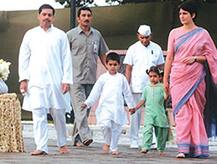 પ્રિયંકા ગાંધીની ક્યારે નહીં જોઈ હોય એવી તસવીરો, જુઓ આ રહી તસવીરો