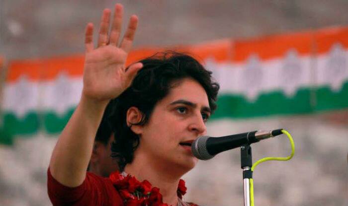 પ્રિયંકા ગાંધીને રાજકારણમાં લાવવાની માગણી લાંબા સમયથી થતી રહી છે. રાહુલ ગાંધીની સતત નિષ્ફળતાના દૌરમાં કોંગ્રેસીઓએ એવી માંગણી પણ કરી હતી કે, રાહુલ ગાંધીના બદલે પ્રિયંકા ગાંધીને કોંગ્રેસની કમાન સોંપવામાં આવે. 