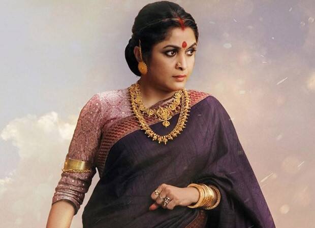 રામ્યા કૃષ્ણા આ ફિલ્મમાં 'લીલા'ની ભૂમિકામાં પોતાનો શ્રૃગારનો જલવો દેખાડશે. આ વાતની માહિતી નિર્દેશક અને નિર્માતાએ આપી છે. તેમને જ્યારે આ ભૂમિકા માટે રામ્યા કૃષ્ણાને ઓફર કરી તો તેને પહેલા ચોખ્ખી ના પાડી દીધી હતી, જોકે બાદમાં એગ્રી થઇ હતી.