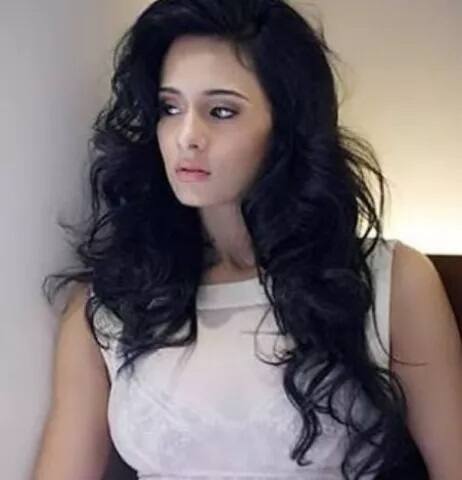 મયંતીને તમે આઈપીએલમાં એકરિંગ કરતા જોઈ હશે. 