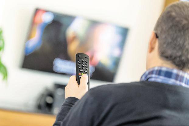 આગળના સ્ટેપમાં તમારે તમારા શહેરની પસંદગી કરવાની અને બાદમાં આગળ માટે ક્લિક કરવાનું રહેશે. ત્યાર બાદ ભાષા પસંદ કરવાની અને ઓપ્શન પર ક્લિક કરો. ત્યાર બાદ ઝોનરની પસંદગી કરો જેમ કે સ્પોર્ટ્સ, મ્યૂઝિક, ન્યૂઝ વગેરે. હવે ચેનલ ટાઈમ જેમ કે SD કે HDની પસંદગી કરો અથવા બન્ને પર ક્લિક કરો. ત્યાર બાદ એ તમને ચેનલ પેજ પર લઈ જશે.