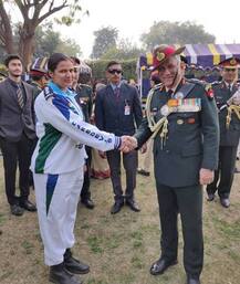 26 જાન્યુઆરીએ રાજપથ પર આ મહિલા ઓફિસર કરશે 350CCના બૂલેટ પર છુટા હાથથી સ્ટન્ટ, જુઓ તસવીરો