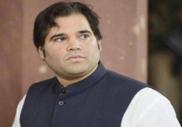 વરૂણ ગાંધી કૉંગ્રેસમાં સામેલ થવાની વાતે ત્યારે જોર પકડ્યું જ્યારે તેઓ દિલ્હીમાં આયોજીત પાર્ટી કાર્યકારિણી બેઠકમાં હાજર નહોતા રહ્યા. પરંતુ હાલ સુધી વરૂણ ગાંધીએ આ મુદ્દે કોઈ નિવેદન નથી આપ્યું. વરૂણ ગાંધી સુલતાનપુરથી સાંસદ છે તેમની માતા મેનકા ગાંધી ભાજપ સરકારમાં મહિલા અને બાળ કલ્યાણ મંત્રી છે. મેનકા ગાંધી પીલીભીતથી સાંસદ છે. 