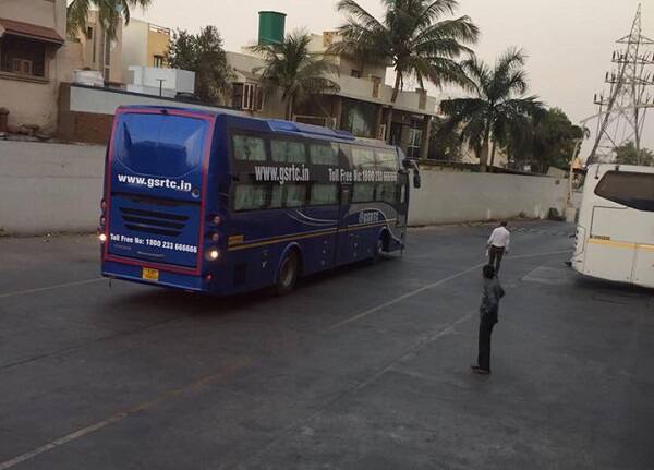 દેશના છ રાજ્ય સાથે એસટી બસની કનેક્ટીવીટી શરૂ કરવામાં આવી છે. હરિદ્વાર, ગોવા અને વારાણસી ઉપરાંત ચંદીગઢ, માટે પણ વોલ્વો બસ શરૂ કરવામાં આવી. ચંદીગઢ માટે રૂપિયા 2425 ભાડું ચુકવવું પડશે. આ માટે બસ બપોરે બે વાગ્યે ઉપડશે જે ત્રીજા દિવસે સવારે નવ વાગ્યે ચંદીગઢ પહોંચાડશે.