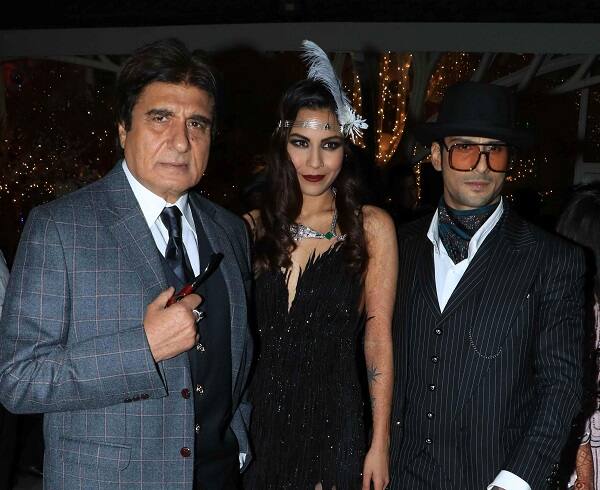 લગ્ન બાદ આ કપલે મુંબઈમાં સેલેબ્સ માટે રિસેપ્શનનું આયોજન કરવામાં આવ્યું હતું. પ્રતિક બબ્બરની પત્ની સાન્યા સાગર રાજકારણી પરિવાર સાથે સંબંધ ધરાવે છે. તેના પિતા પવન સાગર બહુજન સમાજ પાર્ટીના લીડર છે.