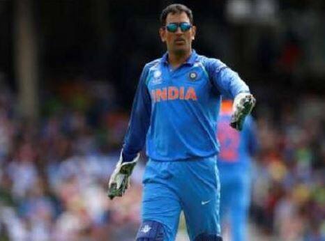 વનડે ક્રિકેટમાં સચિન તેંડુલકરે 18,426 રન બનાવ્યા છે જે એક વર્લ્ડ રેકોર્ડ છે. ત્યાર બાદ કુમાર સંગાકારાએ 14,234 રન , રિકી પોંટિંગે 13,704 રન, સનત જયસૂર્યાએ 13,430 રન , મહેલા જયવર્ધનેએ 12,650 રન , ઈન્ઝમમ-ઉલ-હકે 11,739 રન જેક કેલિસે 11,579 રન , સૌરવ ગાંગુલીએ 11,363 રન અને રાહુલ દ્રવિડે 10,889 રન બનાવ્યા છે.