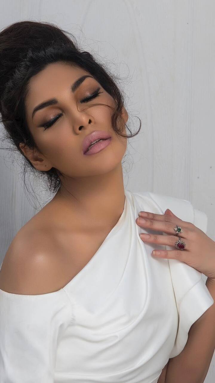 તે કહે છે કે આટલી બધી સરખામણી બાદ તેને પણ લાગે છે કે તે પ્રિયંકા ચોપડા જેવી જ લાગે છે.