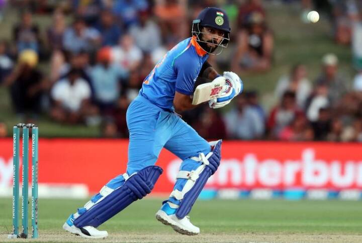 વિરાટ કોહલીઃ કેપ્ટન કોહલીએ આ મેચમાં શાનદાર પ્રદર્શન કર્યું હતું. તેણે 94 બોલમાં છ ચોગ્ગા અને એક છગ્ગાની મદથી 60 રનની ઈનિંગ રમી. આ પહેલાની બંને મેચમાં તે અડધી સદીથી ચુકી ગયો હતો. બીજી વિકેટ માટે રોહિત શર્મા સાથે 113 રનની ભાગીદારી કરી ટીમ ઈન્ડિયાની જીતનો પાયો નાંખ્યો હતો.